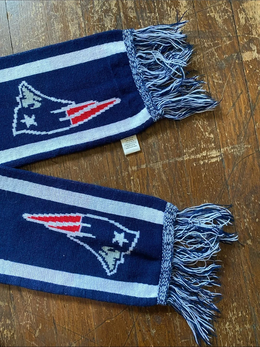 Forever Collectibles Patriots Navy Blue White Red Knit Scarf